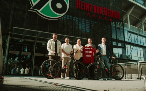 Hannover 96 und linexo Vertreter zum Start der Mobilitätspartnerschaft