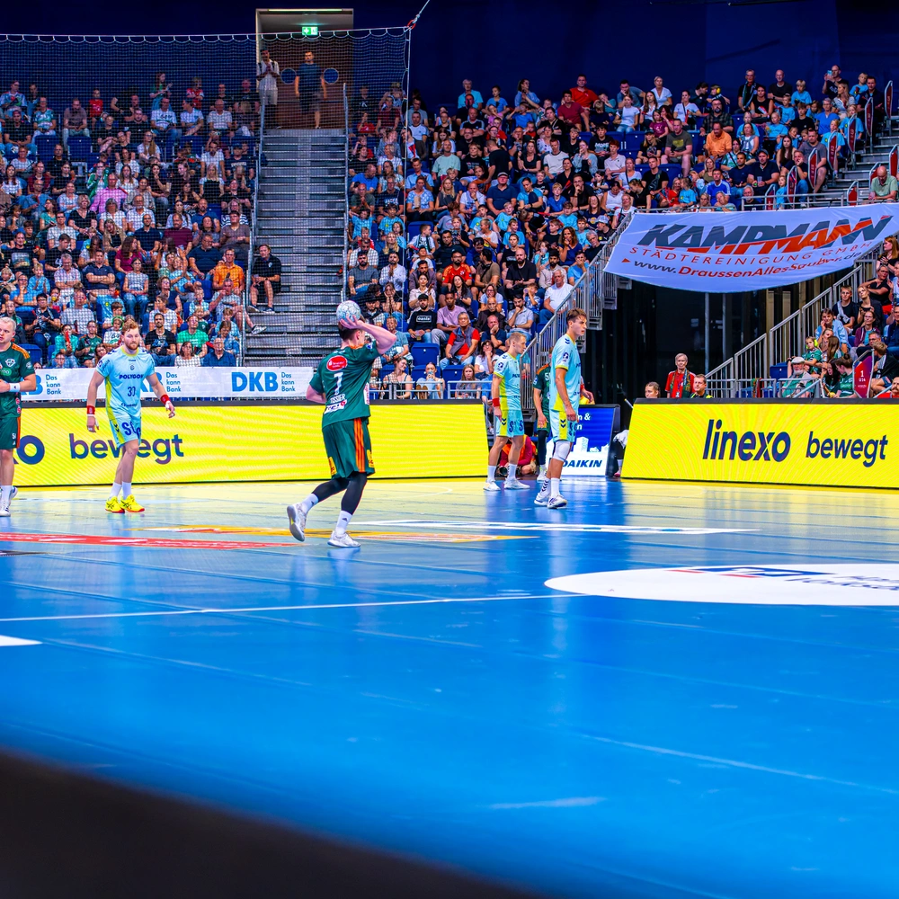 Handballspiel zwischen den Recken Hannover und dem VFL Gummersbach