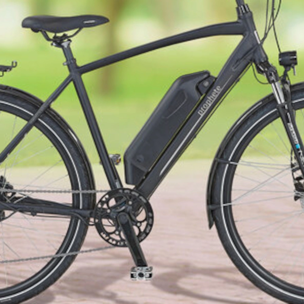 Schwarzes E-Bike von Aldi