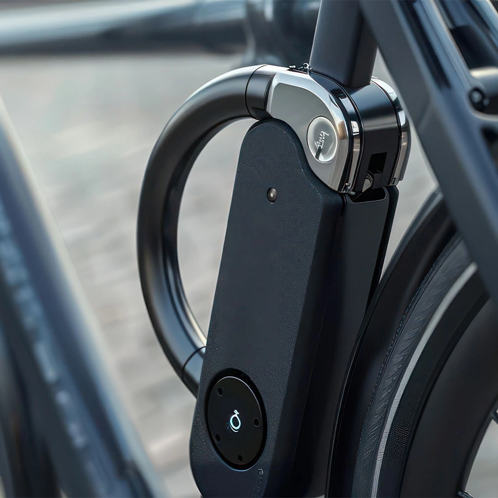 Cleveres Fahrradschloss Ein Fahrrad ist mit einem Fahrradschloss mit Fingerabdruck angeschlossen