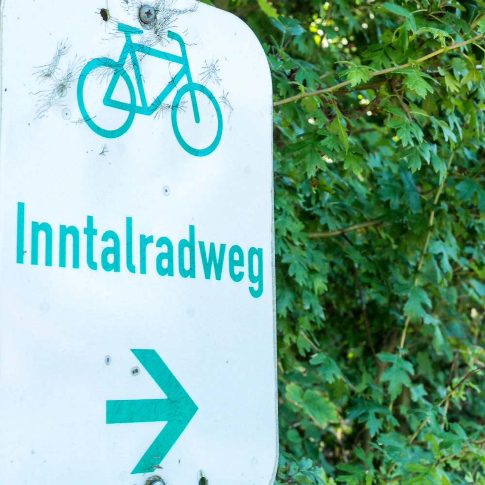 Entdecke den Inntalradweg Schild Inntalradweg
