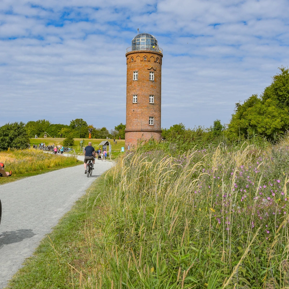 Radfahrer am Kap Arkona auf der Insel Rügen
