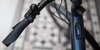 Die wichtigsten E-Bike Marken für dich zusammengefasst Nahaufnahme eines E-Bike Lenkers