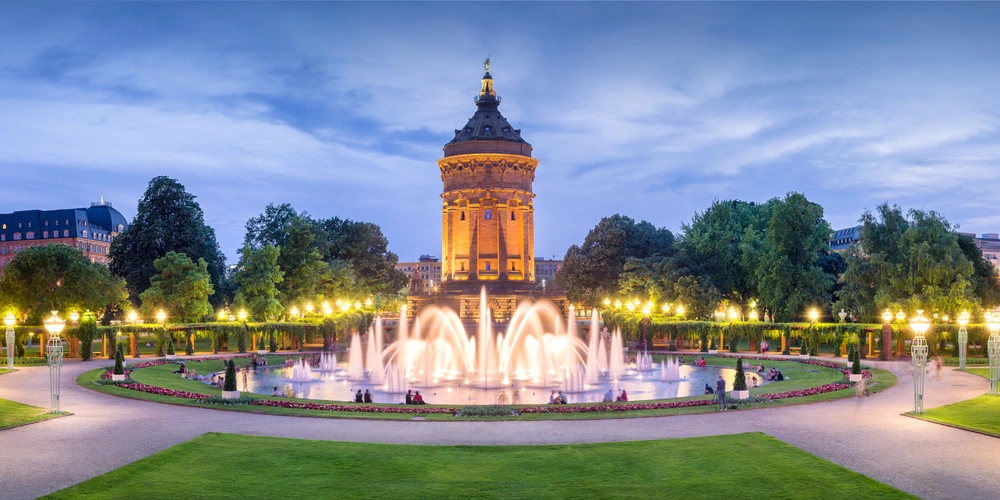 Mannheim Rosengarten und Wasserturm bei Nacht 