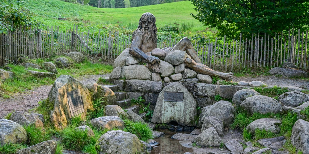 Donauquelle bei Furtwangen mit Danuvius-Figur im Schwarzwald, Baden-Württemberg