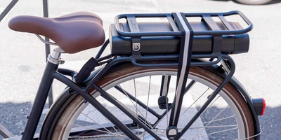 Diese Vorteile bietet die alternative Akku-Technologie. Abbildung eines Fahrrades mit Akku.