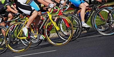 Deutschland Tour Radsportler fahren ein Rennen mit hoher Geschwindigkeit