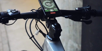 E-Bike mit ABS - die technischen Daten kompakt Nahaufnahme eines E-Bike Display