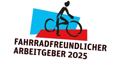 Logo mit Fahrradfahrer und dem Text "Fahrradfreundlicher Arbeitgeber 2025".