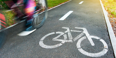 Rad in Bewegung auf Fahrradschnellweg