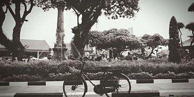 Geschichte des Fahrrads Schwarz weiß Bild eines Fahrrads