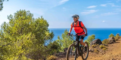 Reebok E-Bikes ab Frühjahr 2024 E-Mountainbike in den Bergen