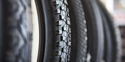 Viele Fahrradreifen.