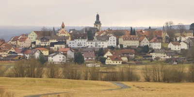 Vulkanradweg bei Herbstein Blick vom Vulkanradweg auf Herbstein